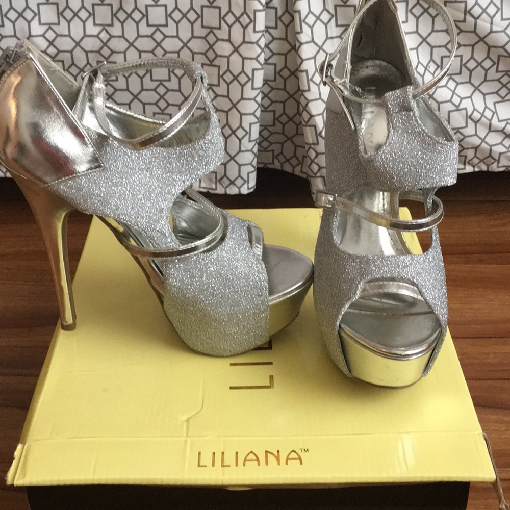 Cut out glitter silver platform heels